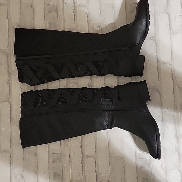 Women's Winter Boots Size 11 - Picture 2 of 2